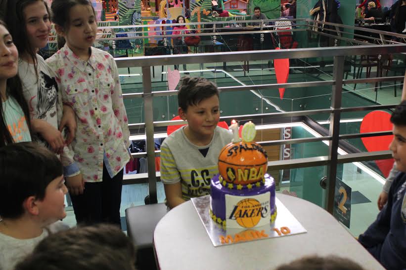 f0f343dd-5e0c-4576-811c-45f38b1a1926